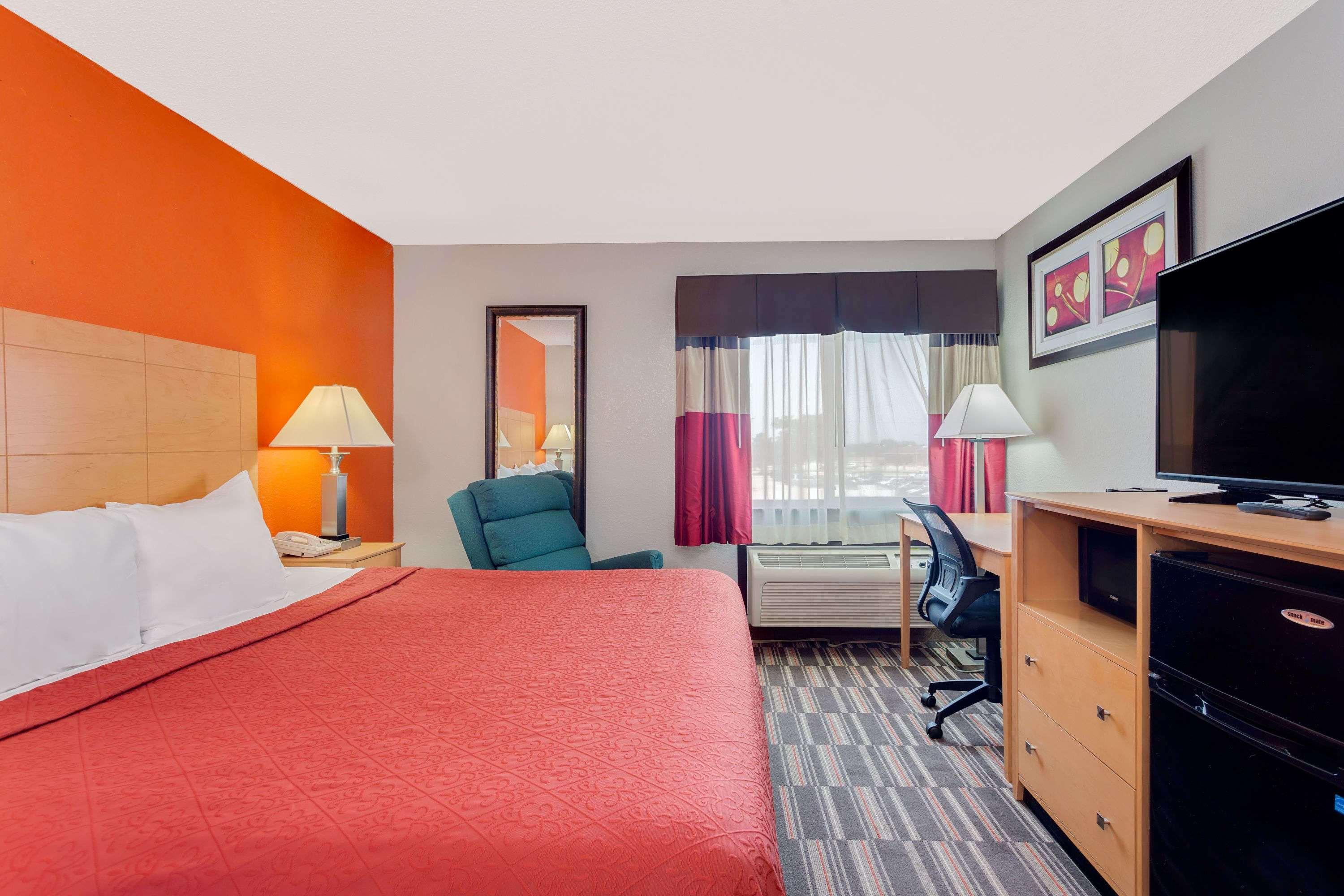 Days Inn By Wyndham Racine/Sturtevant Zewnętrze zdjęcie